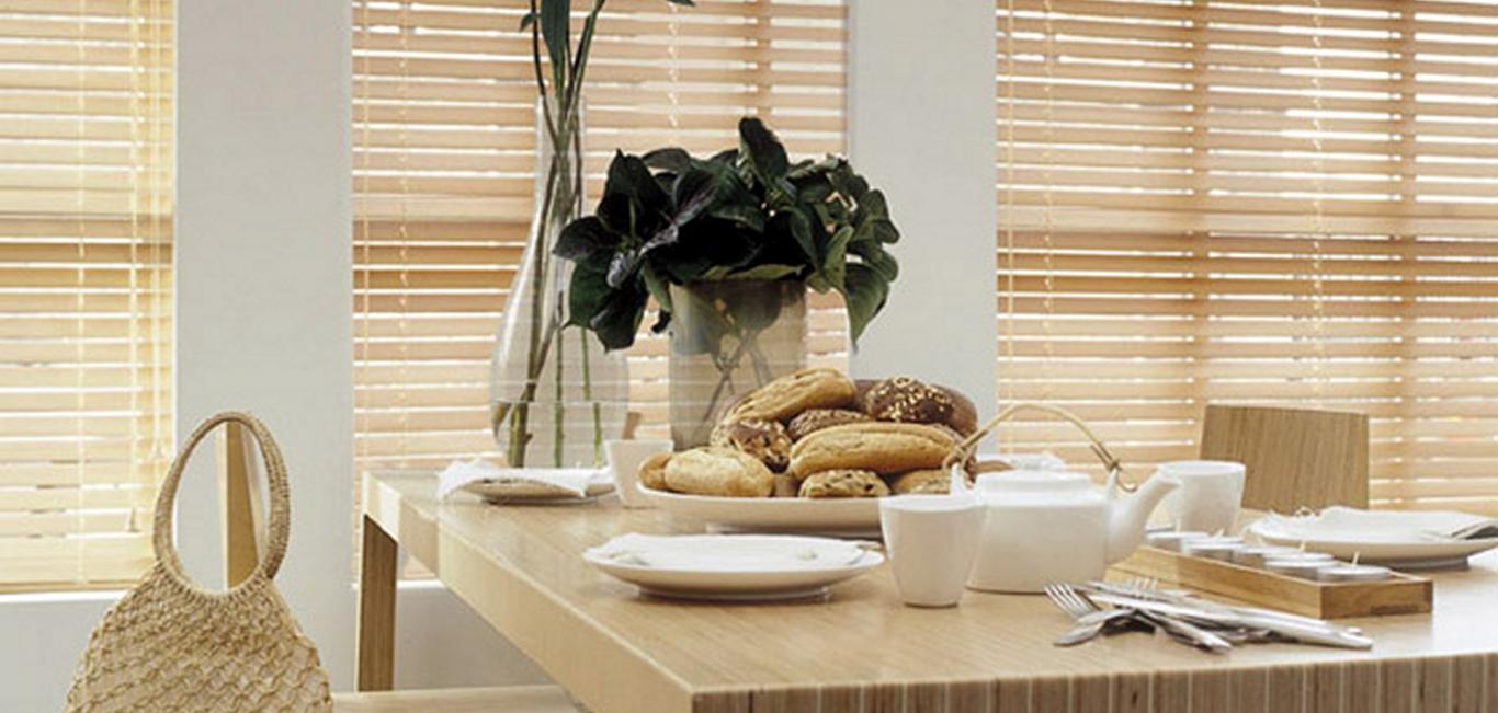 Comedor contemporáneo- Persiana Country Woods HunterDouglas